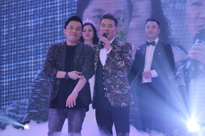 Hữu Công tiết lộ chi 2 tỷ cho đám cưới khủng, rộng 700m2, mời 1000 khách cùng sao hạng A về làng